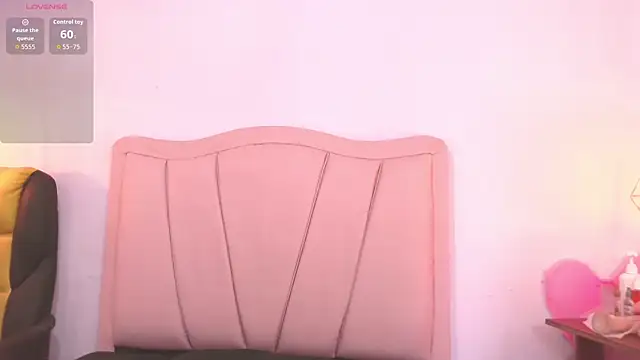 liz7skinny online show from February 12, 9:32 pm