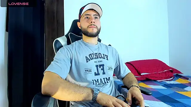 Snapshot of bryan_mugn chatting on September 9, 2:11 am bryan mugn online show from September 9, 2:11 am