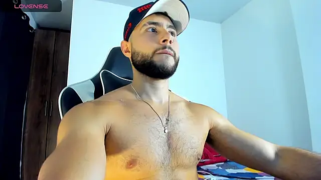 Snapshot of bryan_mugn chatting on September 22, 12:34 am bryan mugn online show from September 22, 12:34 am