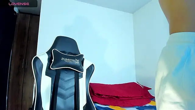 Snapshot of bryan_mugn chatting on September 30, 1:10 am bryan mugn online show from September 30, 1:10 am