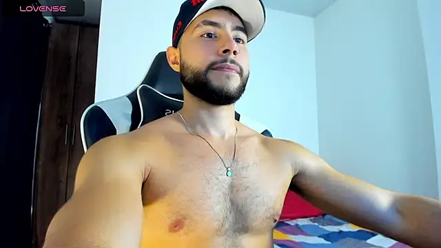 Snapshot of bryan_mugn chatting on October 3, 3:03 am bryan mugn online show from October 3, 3:03 am