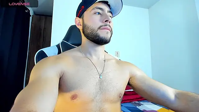 Snapshot of bryan_mugn chatting on October 17, 2:37 am bryan mugn online show from October 17, 2:37 am