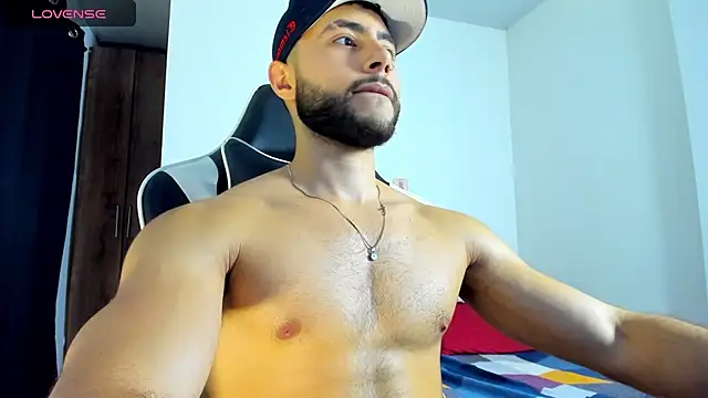 Snapshot of bryan_mugn chatting on October 22, 12:55 am bryan mugn online show from October 22, 12:55 am