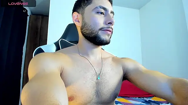 Snapshot of bryan_mugn chatting on October 31, 2:12 am bryan mugn online show from October 31, 2:12 am