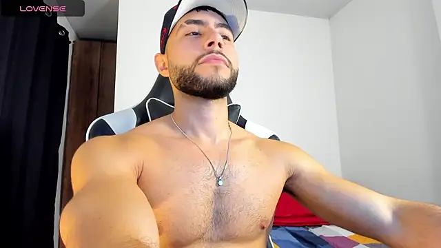 Snapshot of bryan_mugn chatting on November 5, 4:34 am bryan mugn online show from November 5, 4:34 am