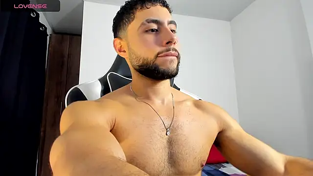 Snapshot of bryan_mugn chatting on November 7, 3:17 am bryan mugn online show from November 7, 3:17 am