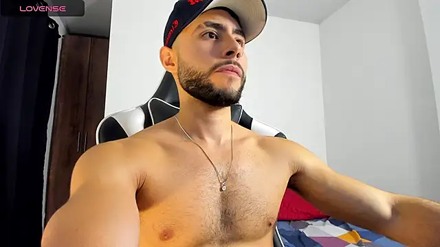 Snapshot of bryan_mugn chatting on November 12, 1:50 am bryan mugn online show from November 12, 1:50 am