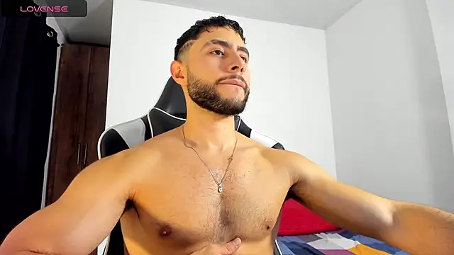 Snapshot of bryan_mugn chatting on November 13, 4:44 am bryan mugn online show from November 13, 4:44 am