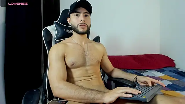 Snapshot of bryan_mugn chatting on November 22, 7:51 am bryan mugn online show from November 22, 7:51 am