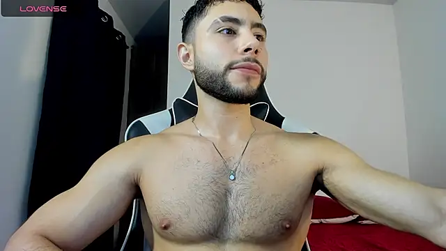 Snapshot of bryan_mugn chatting on November 28, 2:47 am bryan mugn online show from November 28, 2:47 am