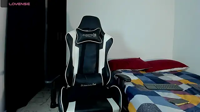 Snapshot of bryan_mugn chatting on November 30, 4:16 am bryan mugn online show from November 30, 4:16 am