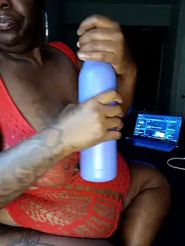 Thickkemzz41 online show from November 5, 12:32 am