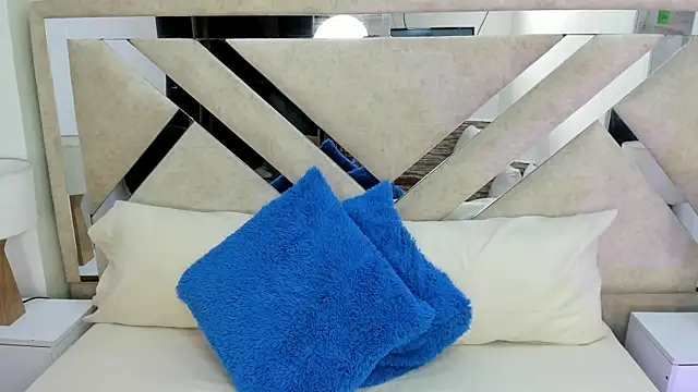 Snapshot of ximena_vasquez8 chatting on January 9, 2:58 am ximena vasquez8 online show from January 9, 2:58 am