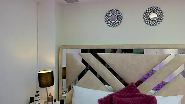 Snapshot of ximena_vasquez8 chatting on February 23, 3:04 am ximena vasquez8 online show from February 23, 3:04 am