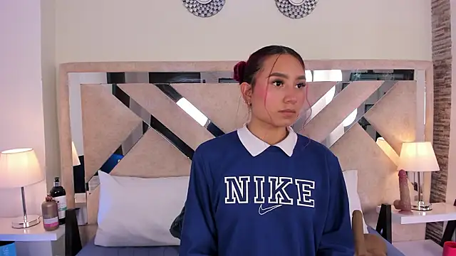 Snapshot of ximena_vasquez8 chatting on March 14, 4:18 am ximena vasquez8 online show from March 14, 4:18 am