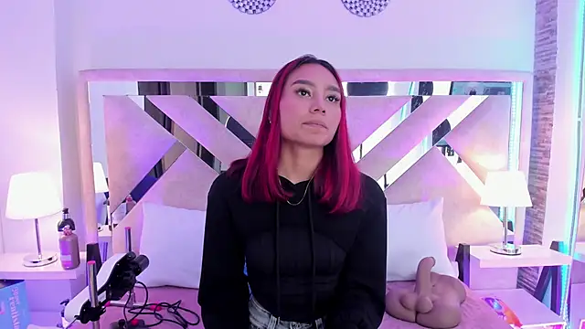 Snapshot of ximena_vasquez8 chatting on March 17, 4:39 am ximena vasquez8 online show from March 17, 4:39 am