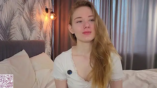 Snapshot of ElvinaRose chatting on May 22, 4:41 am ElvinaRose online show from May 22, 4:41 am