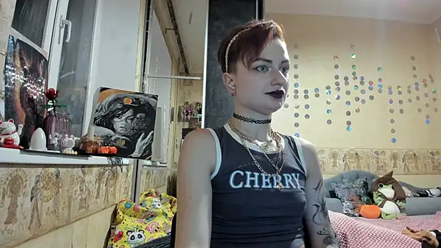 Snapshot of WatsonMi chatting on November 19, 5:02 pm WatsonMi online show from November 19, 5:02 pm