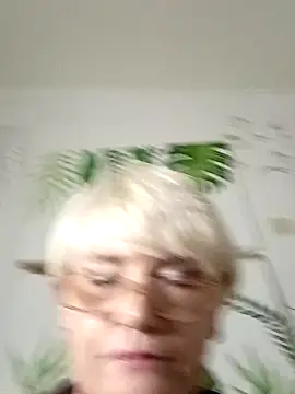 Catty Lady online show from November 6, 8:10 pm