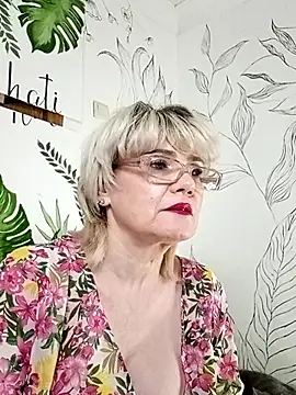 Catty Lady online show from May 29, 8:18 pm