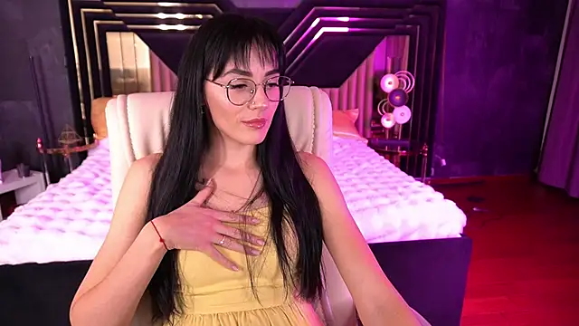 EviLune online show from November 14, 9:13 pm