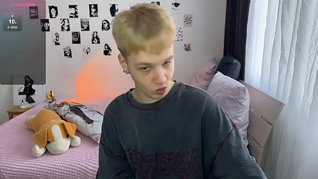 Snapshot of olivertasty chatting on October 31, 12:28 pm olivertasty online show from October 31, 12:28 pm