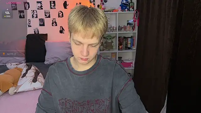 Snapshot of olivertasty chatting on November 18, 12:42 pm olivertasty online show from November 18, 12:42 pm