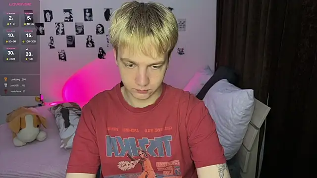 Snapshot of olivertasty chatting on December 1, 5:45 am olivertasty online show from December 1, 5:45 am