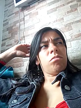 Snapshot of SharonDustLove chatting on November 15, 3:52 pm SharonDustLove online show from November 15, 3:52 pm