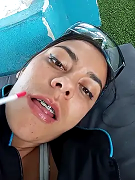 Snapshot of SharonDustLove chatting on December 14, 7:51 pm SharonDustLove online show from December 14, 7:51 pm