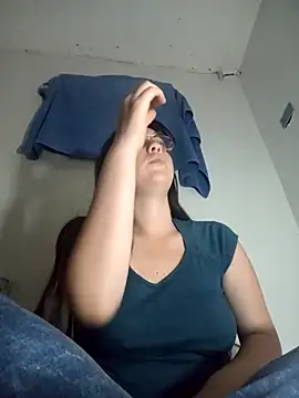 Snapshot of lareinalareinadelanal chatting on October 18, 9:54 am lareinalareinadelanal online show from October 18, 9:54 am