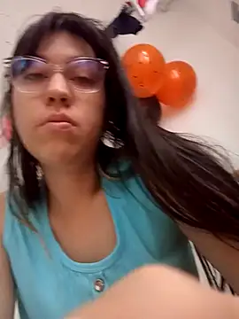 Snapshot of lareinalareinadelanal chatting on October 26, 1:39 pm lareinalareinadelanal online show from October 26, 1:39 pm