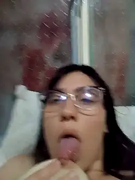 Snapshot of lareinalareinadelanal chatting on November 12, 11:25 pm lareinalareinadelanal online show from November 12, 11:25 pm