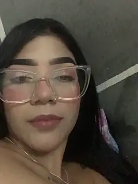 Snapshot of ElaRose_12 chatting on November 25, 6:52 pm ElaRose 12 online show from November 25, 6:52 pm