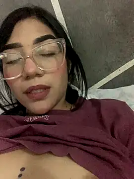 Snapshot of ElaRose_12 chatting on December 4, 9:23 pm ElaRose 12 online show from December 4, 9:23 pm