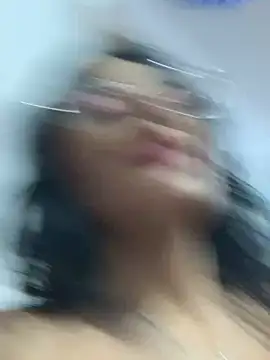 Snapshot of ElaRose_12 chatting on July 27, 10:39 pm ElaRose 12 online show from July 27, 10:39 pm
