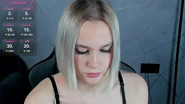 Carolin Miller online show from December 3, 9:40 am