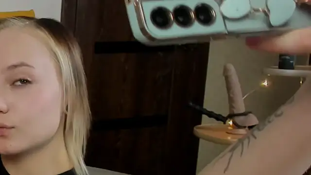 Snapshot of SammySccott chatting on November 9, 9:51 am SammySccott online show from November 9, 9:51 am