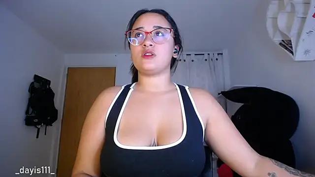dayis sweet online show from April 25, 9:01 pm
