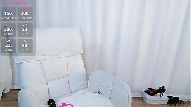 Snapshot of Ailsa-Baby chatting on November 15, 1:36 am Ailsa-Baby online show from November 15, 1:36 am