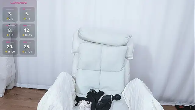 Snapshot of Ailsa-Baby chatting on November 22, 10:47 am Ailsa-Baby online show from November 22, 10:47 am