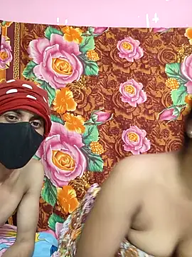 Snapshot of Seducing_couple chatting on November 10, 10:36 am Seducing couple online show from November 10, 10:36 am