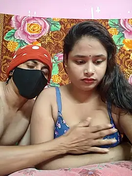 Snapshot of Seducing_couple chatting on July 6, 3:47 am Seducing couple online show from July 6, 3:47 am