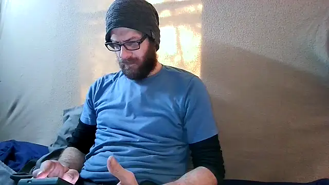 Snapshot of ChristopherMeade chatting on December 19, 5:20 pm ChristopherMeade online show from December 19, 5:20 pm