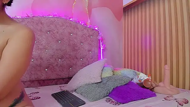 violet taylor  online show from February 9, 2:15 am