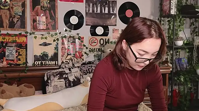 Snapshot of OdetteBiddy chatting on November 9, 8:07 pm OdetteBiddy online show from November 9, 8:07 pm