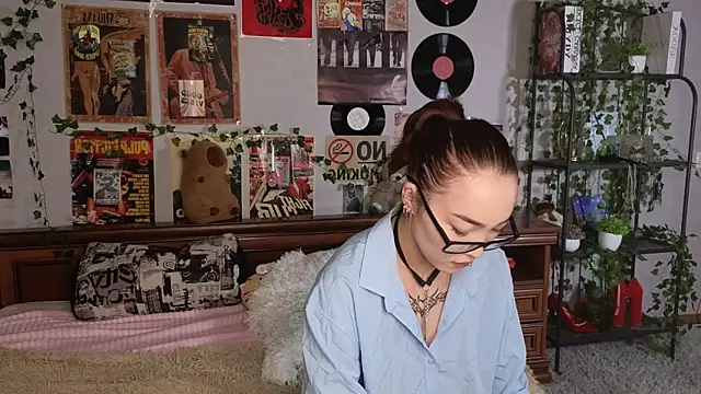 Snapshot of OdetteBiddy chatting on November 14, 8:07 pm OdetteBiddy online show from November 14, 8:07 pm