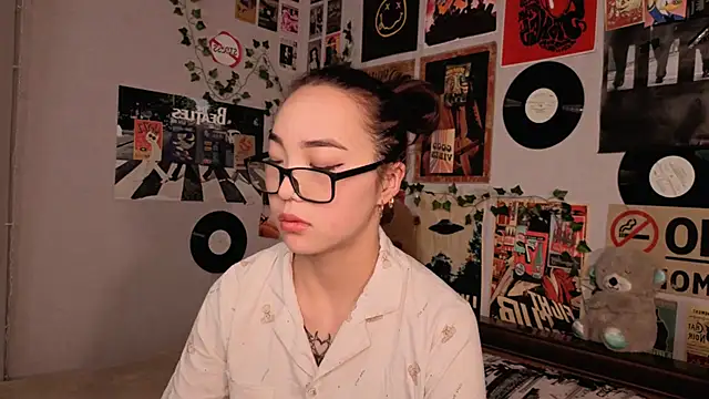 Snapshot of OdetteBiddy chatting on November 30, 8:57 pm OdetteBiddy online show from November 30, 8:57 pm