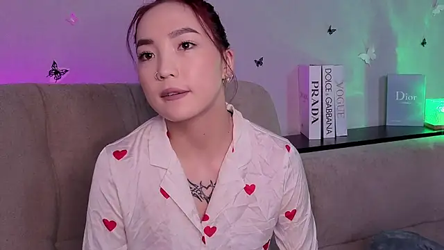 OdetteBiddy online show from March 8, 9:29 pm