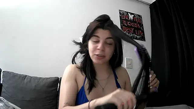 Snapshot of VioletaZein chatting on November 16, 5:02 am VioletaZein online show from November 16, 5:02 am